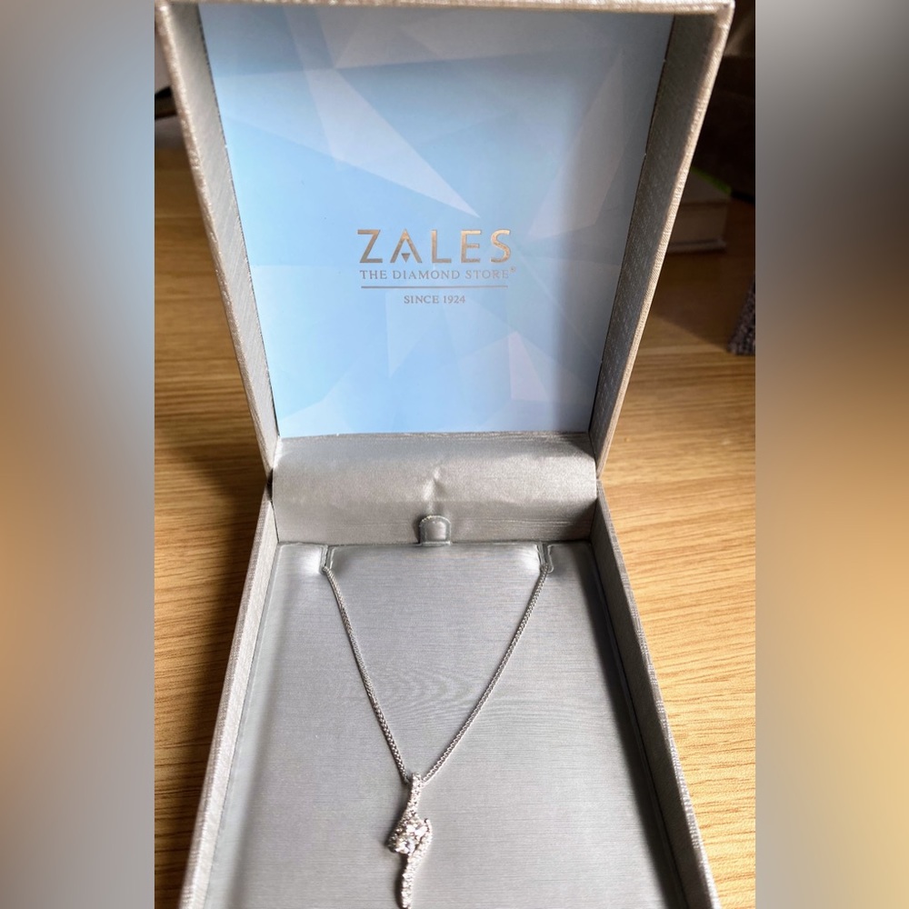 14K Gold Diamond Studded Necklace - Ever Us Collection - brand new, unworn